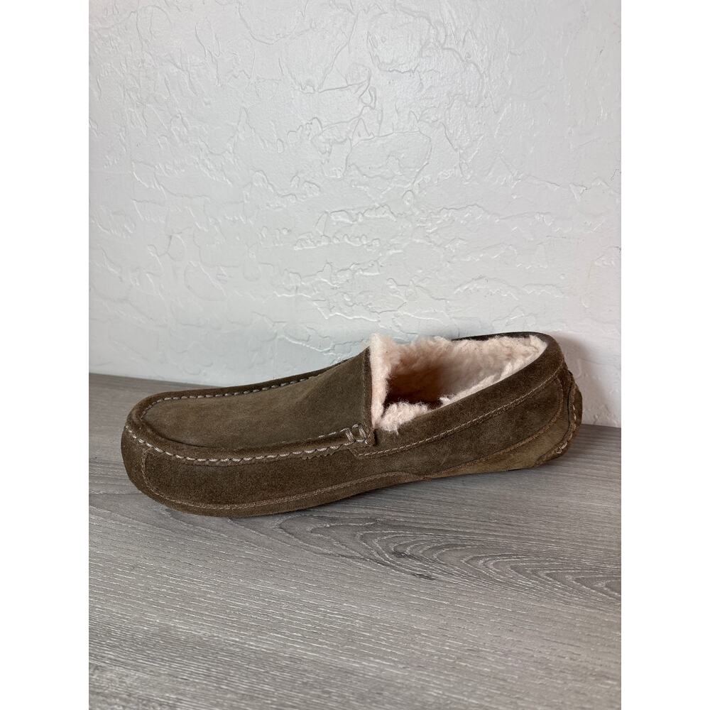 UGG Ascot Mens Slippers Loafer Size 9-9.5 Olive Suede Sheepskin Slip On - Picture 2 of 6